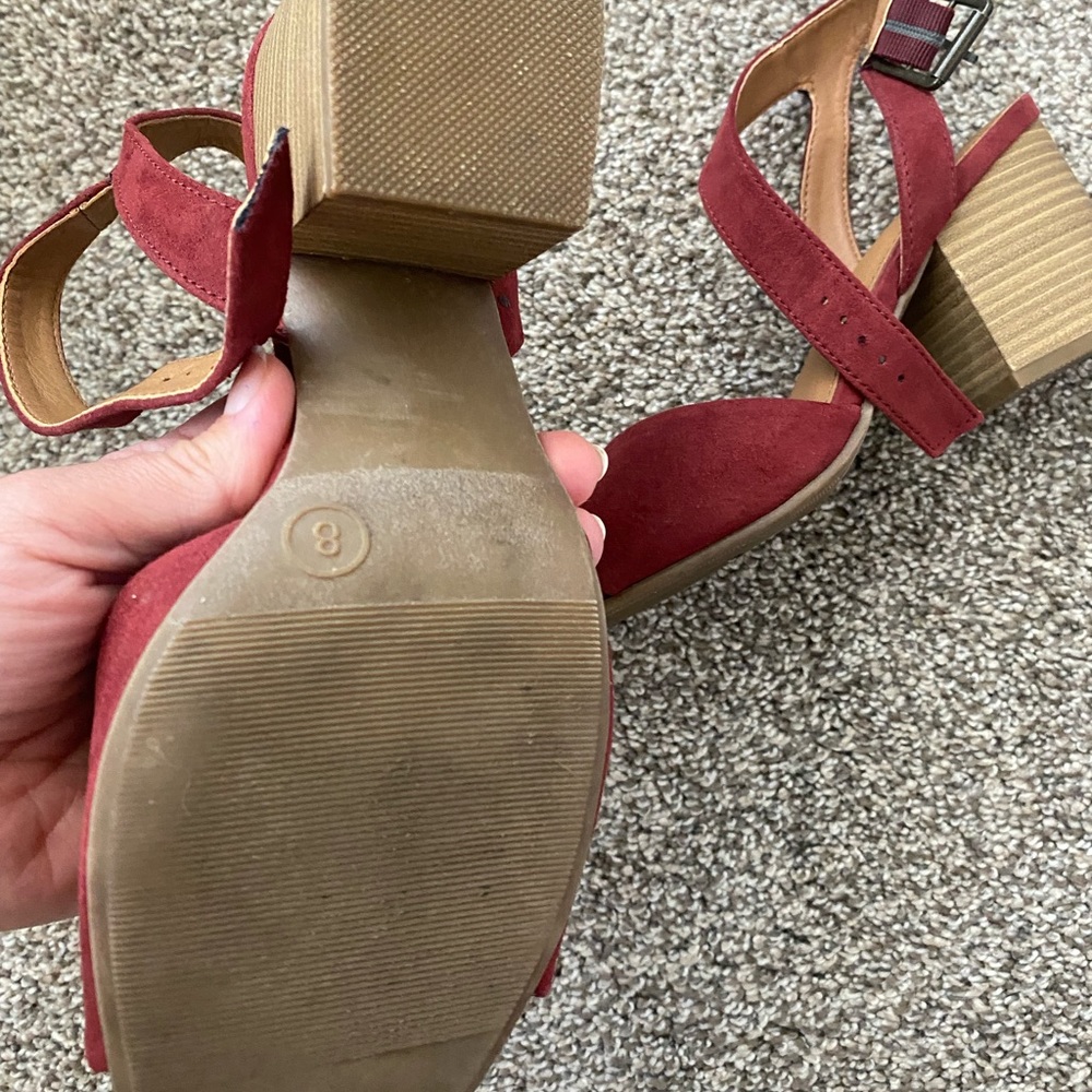 Universal Thread sandals - Picture 5 of 6